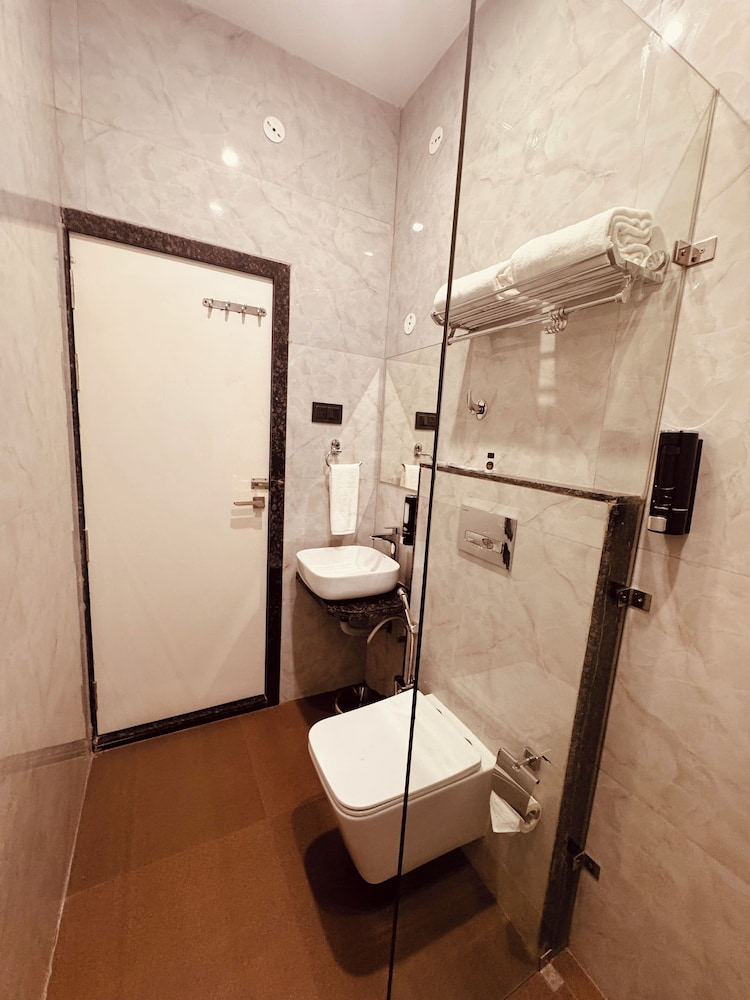 Hotel Mumbai House - Pithampur