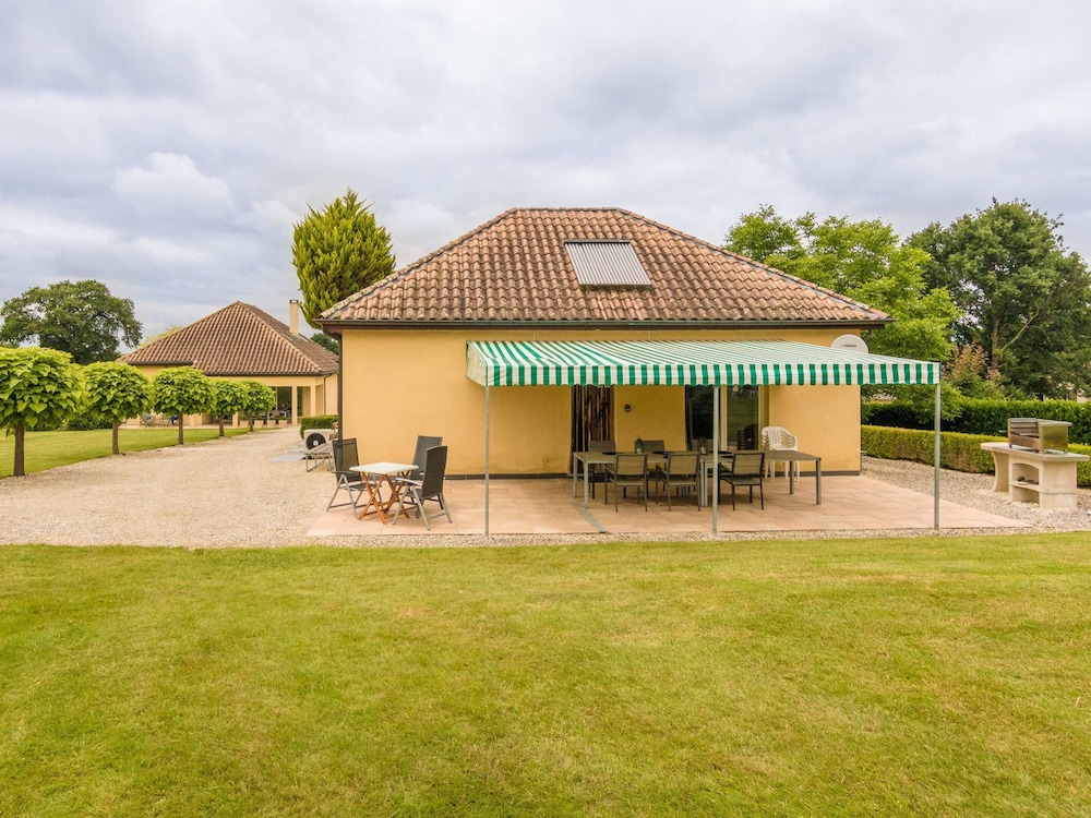 Modern Holiday Home in Aquitaine view 4