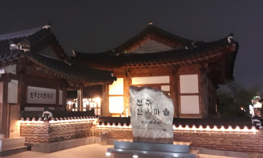 Photo 33