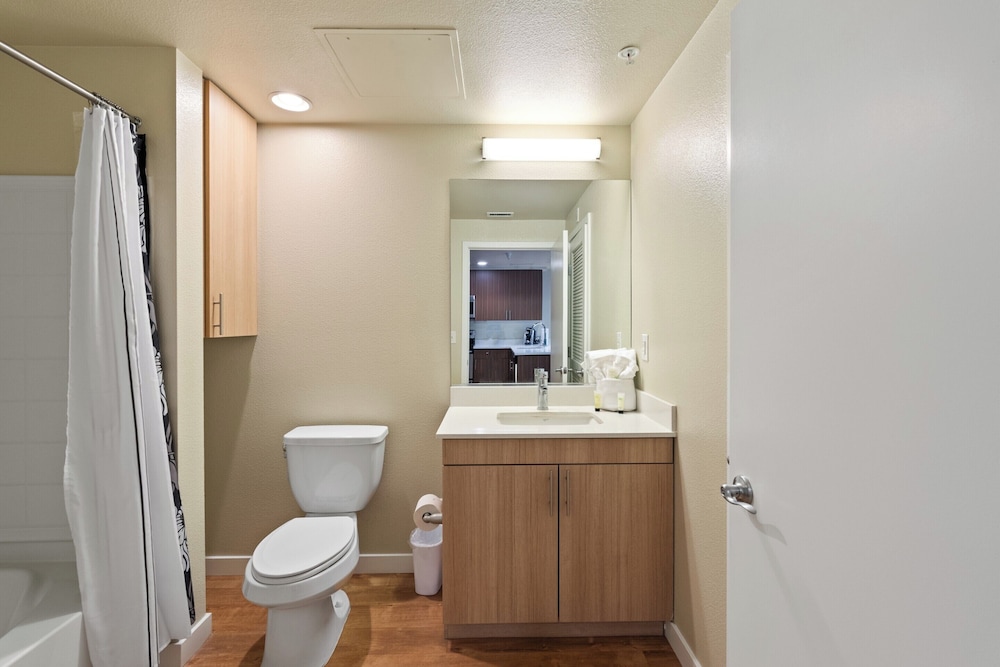 Global Luxury Suites at Woodbury