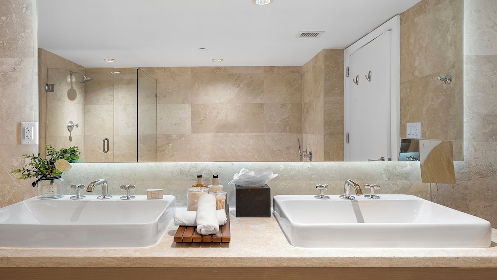 Luxury Vacation Rentals at 1 Hotel & Homes by LRMB