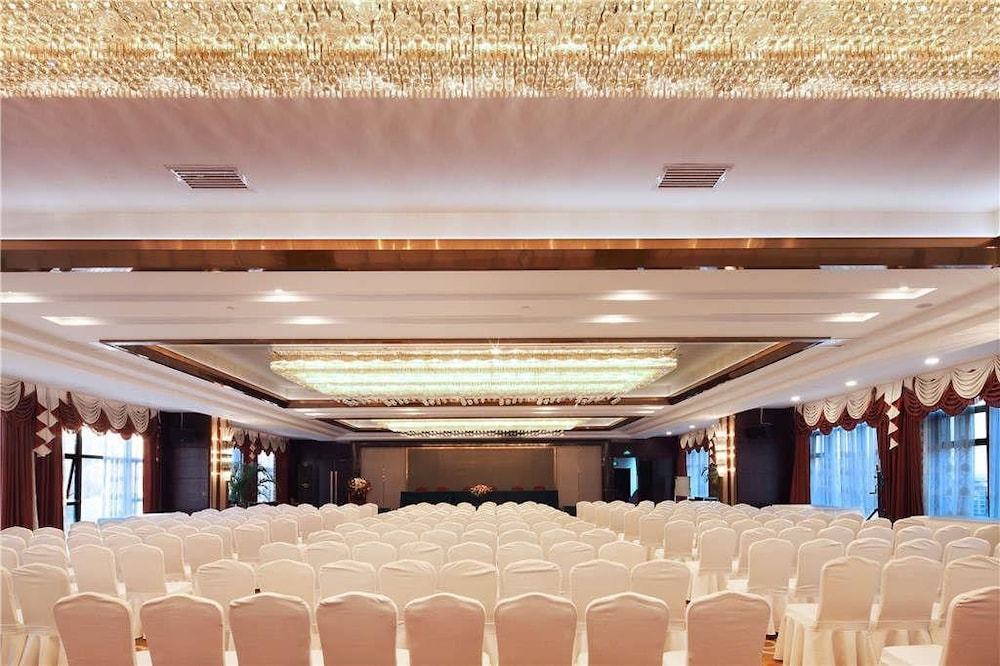 Days Hotel Wenyi Anhui