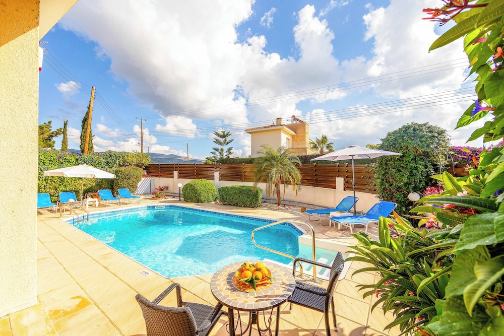 Villa Kampos