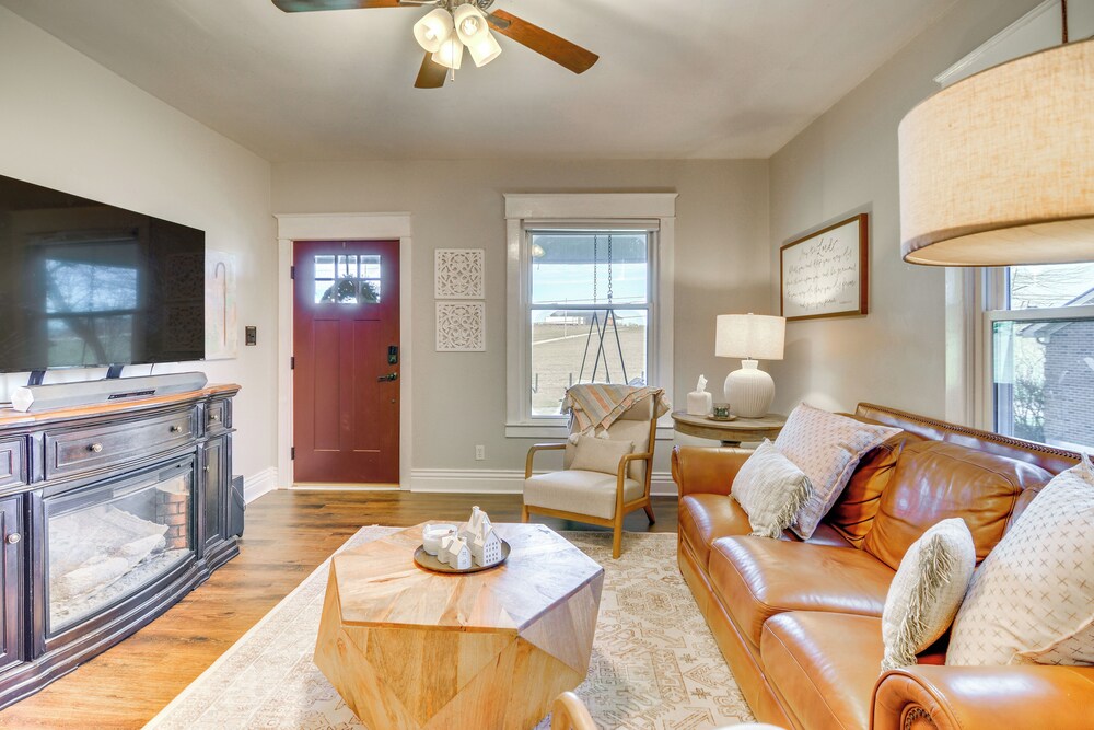 15 Mi to Dtwn Lexington: Serene Wilmore Home!