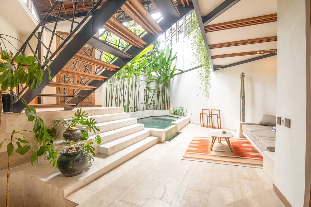 BA Villa 7 2BR Villa Art Dec Contemporary 2-br Art Deco Villa 800m to the Bea