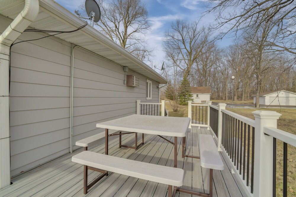 Fire Pit, Waterfront + Boat Dock: Detroit Lake Gem
