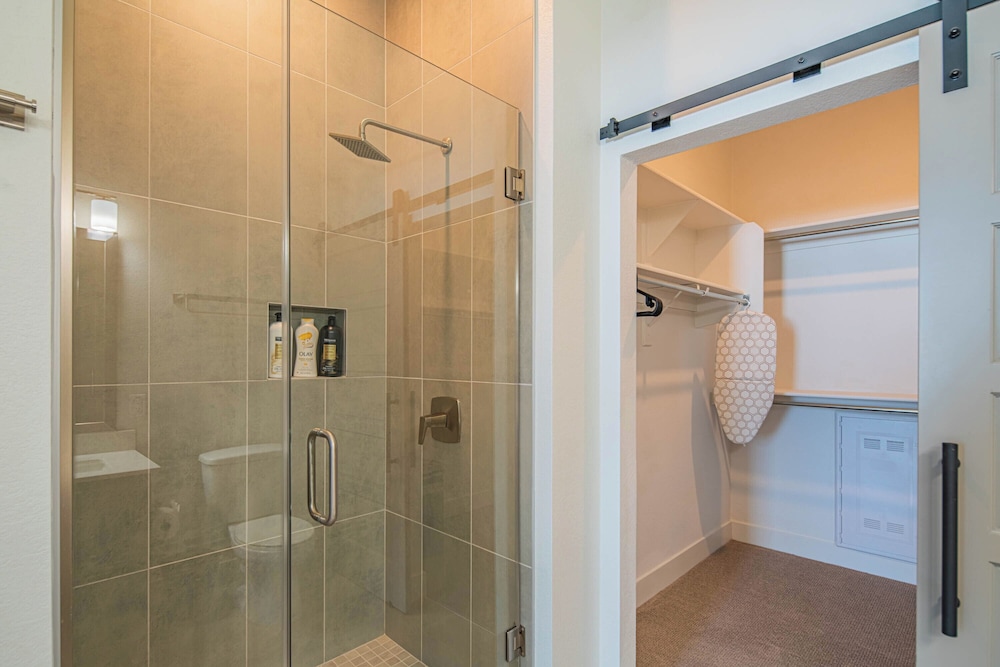 ROVE LIVING/KB - Scottsdale Grand