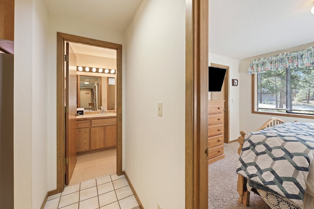 Blue Goose 16 4 Bedroom Home