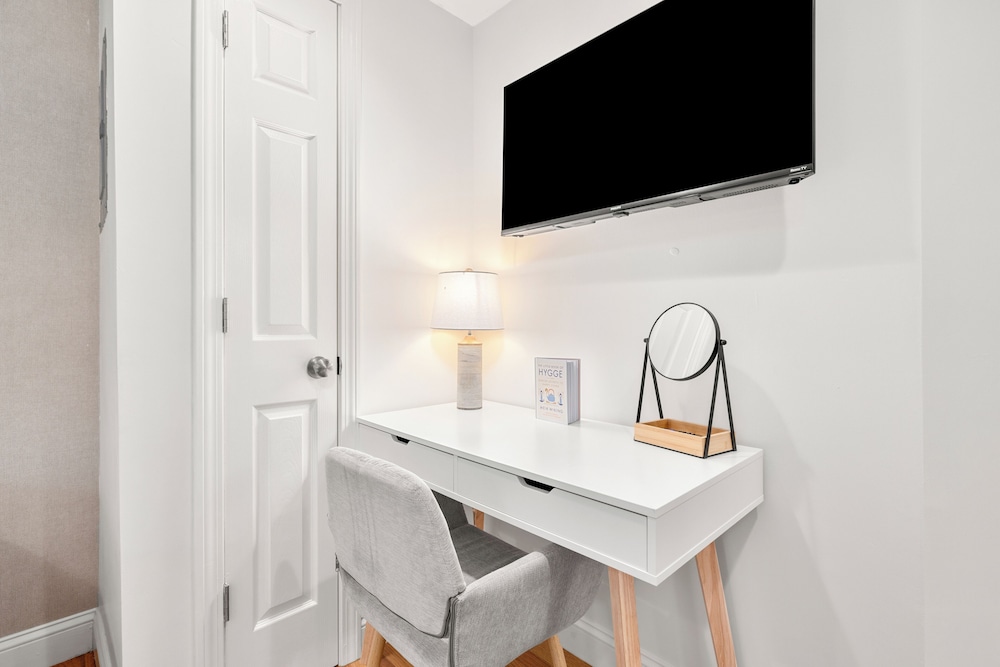 Hygge House Suites