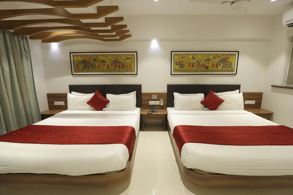Hotel Shreeji Vatika-Airport Road