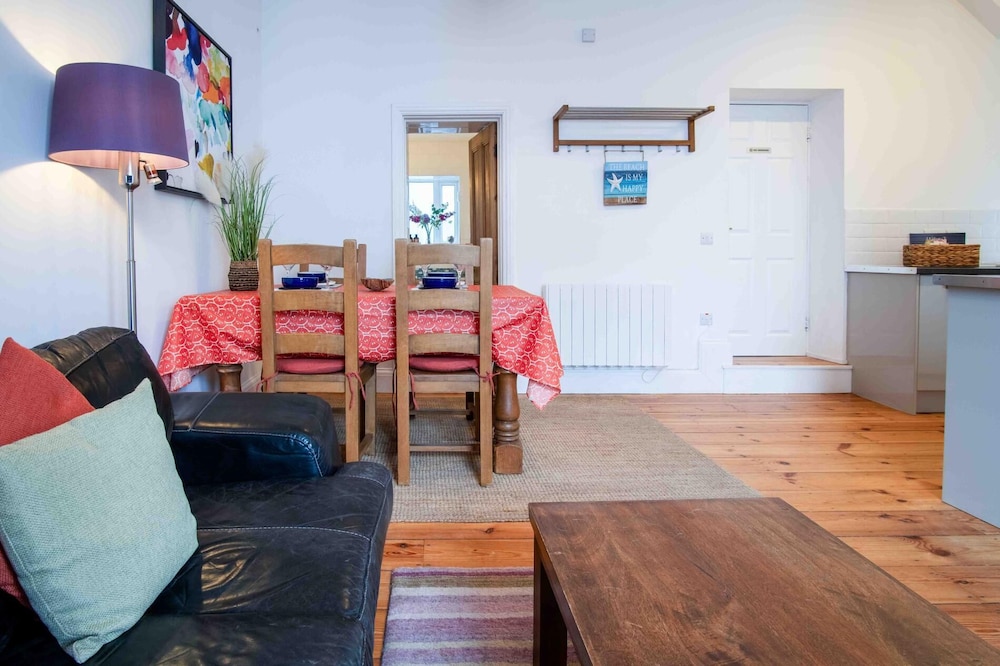 Sea Glass - 2 Bedroom Apartment - Manorbier
