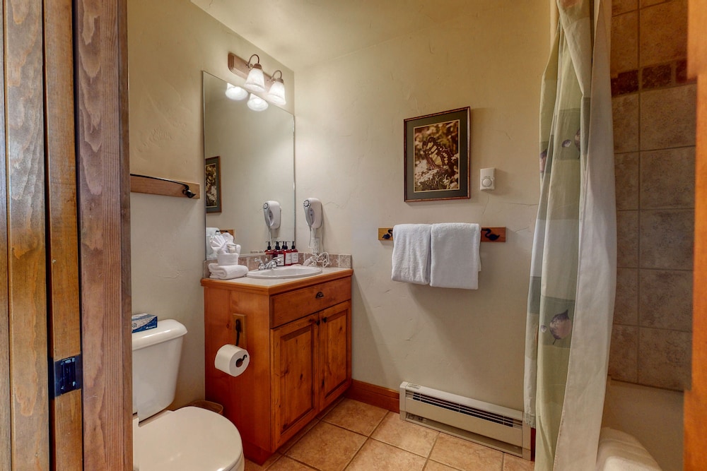 EagleRidge Lodge & Townhomes view 4