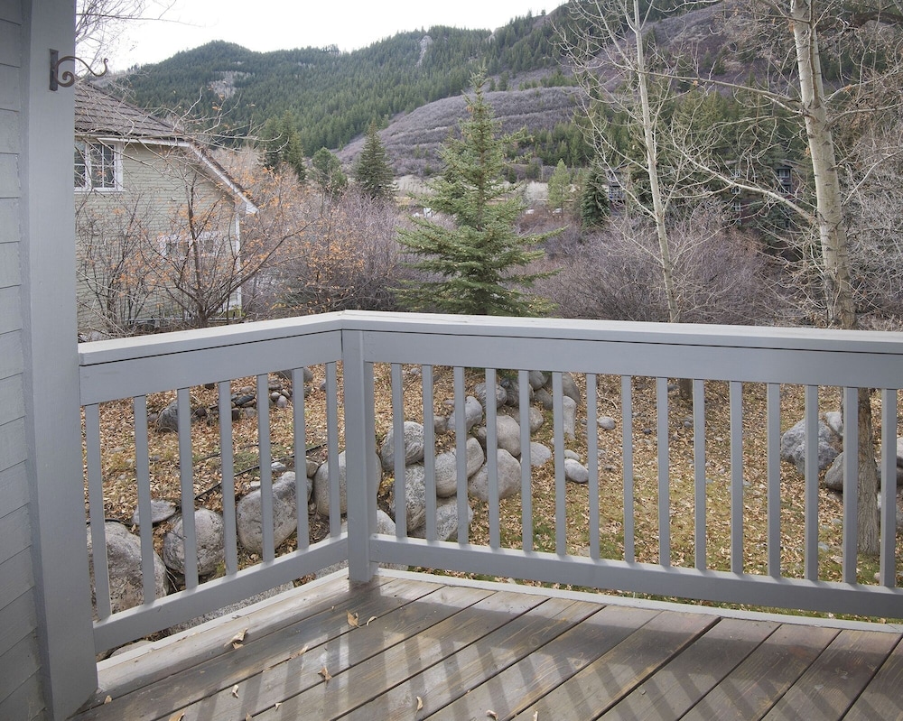 Canyon Run I-203 2 Bedroom Condo by Redawning - Property Image 24