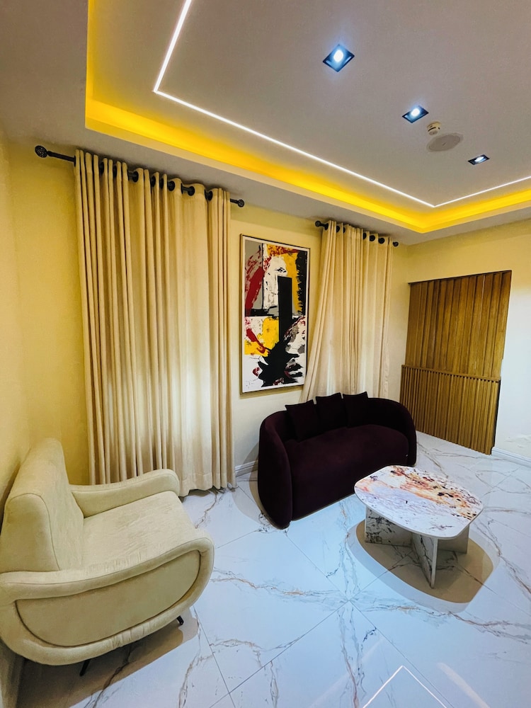 Kaisar Guest House