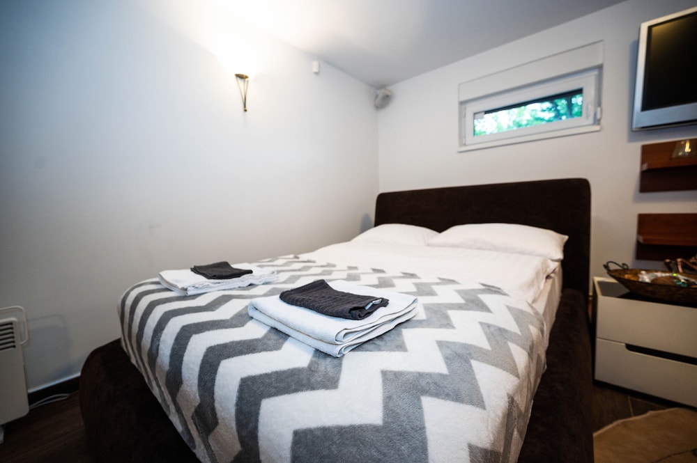 Spacious 3bdr Villa view 4
