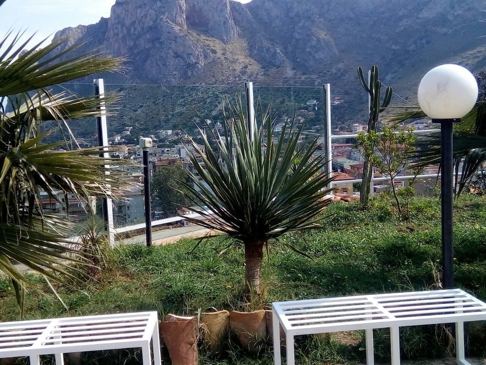 M'ama Holiday Rooms