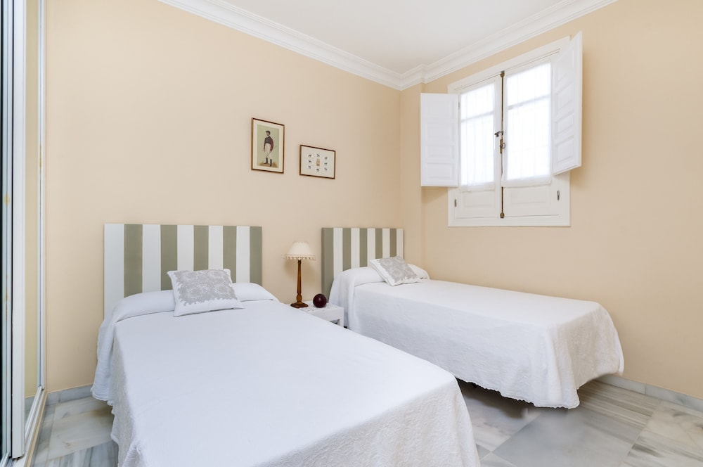 Confortable Apartment With 2 Bedrooms in Excellent Location. San Isidoro view 5