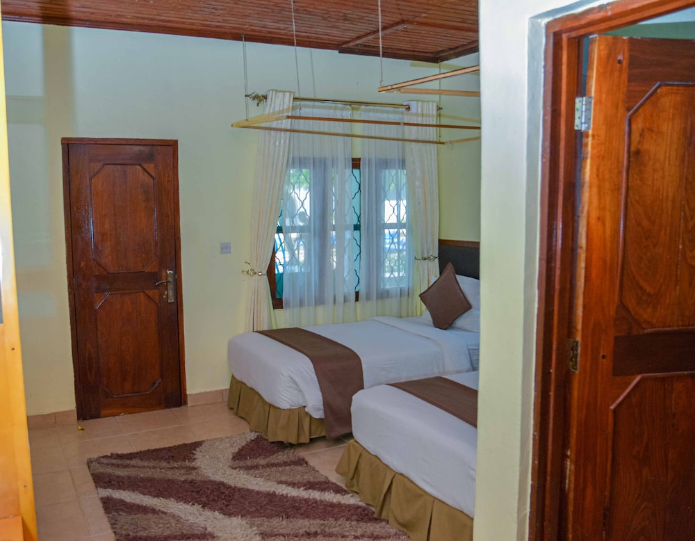 Best Western Jangwani Sea Breeze Hotel