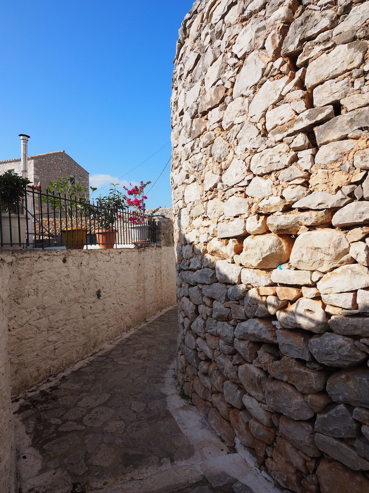 Areopoli Sofia Old Town Inn view 5