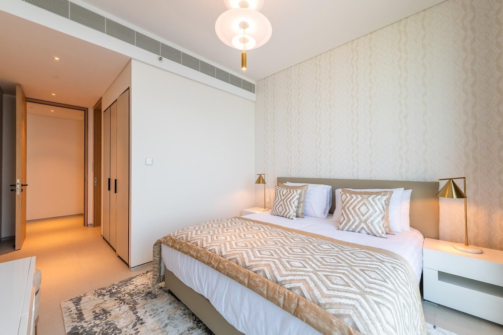 Sea View Urban Retreat in Address JBR