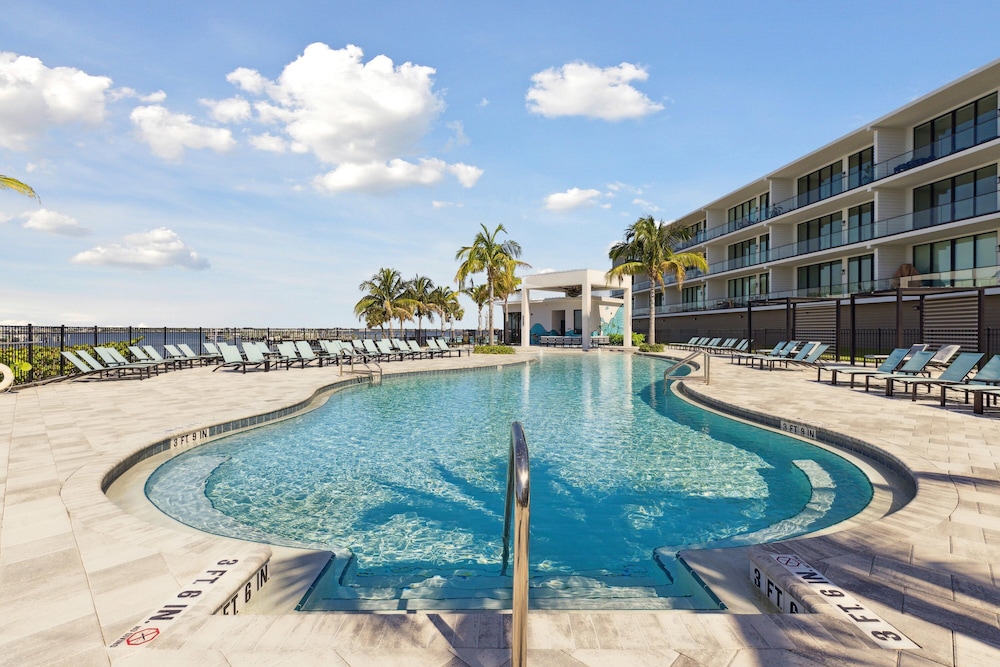 Beachside Deluxe
