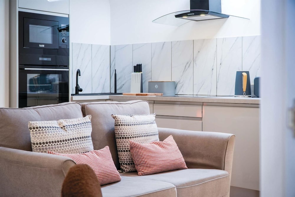 Flat 2 - 1 Bedroom Apartment - Tenby