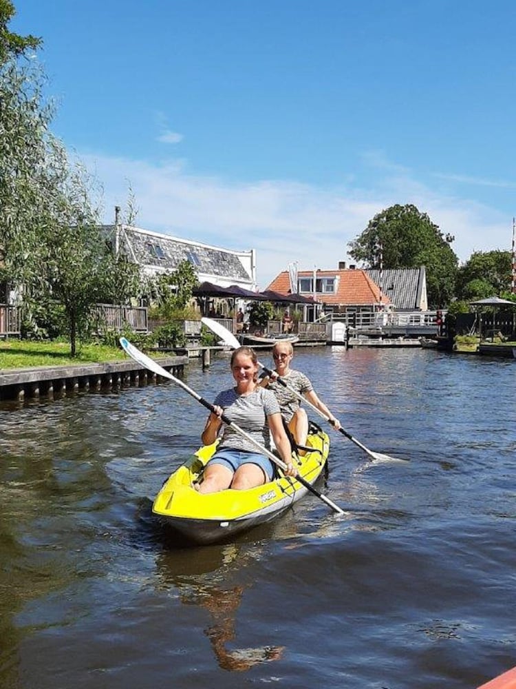 Houseboat in Heeg With Stunning Marina Views