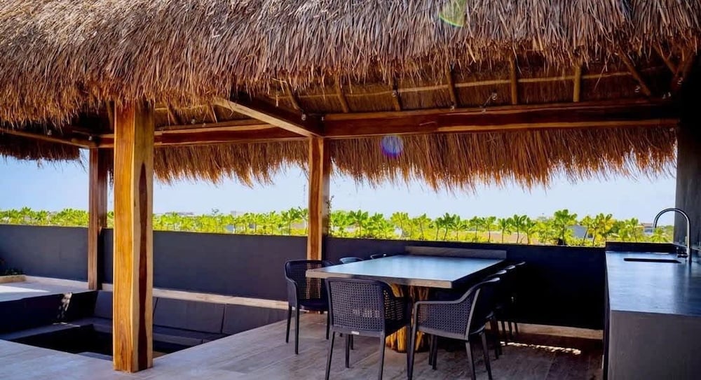 Great Located Studio PH With Private Pool by Waves Management