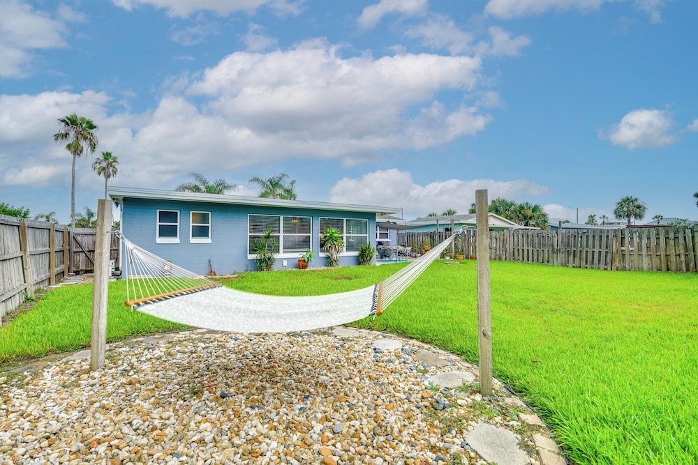 Walk to Shore + Pier: Family Home in Ormond Beach