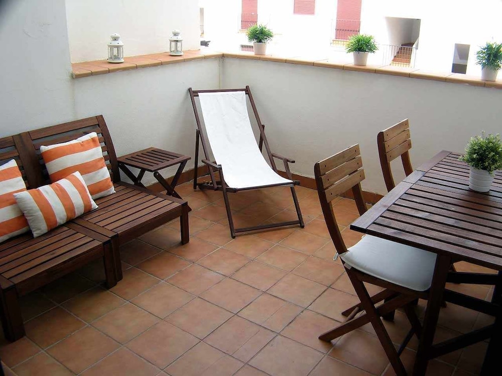 Venavera H21a - 2 Dorm / 1bath Walk to Beach