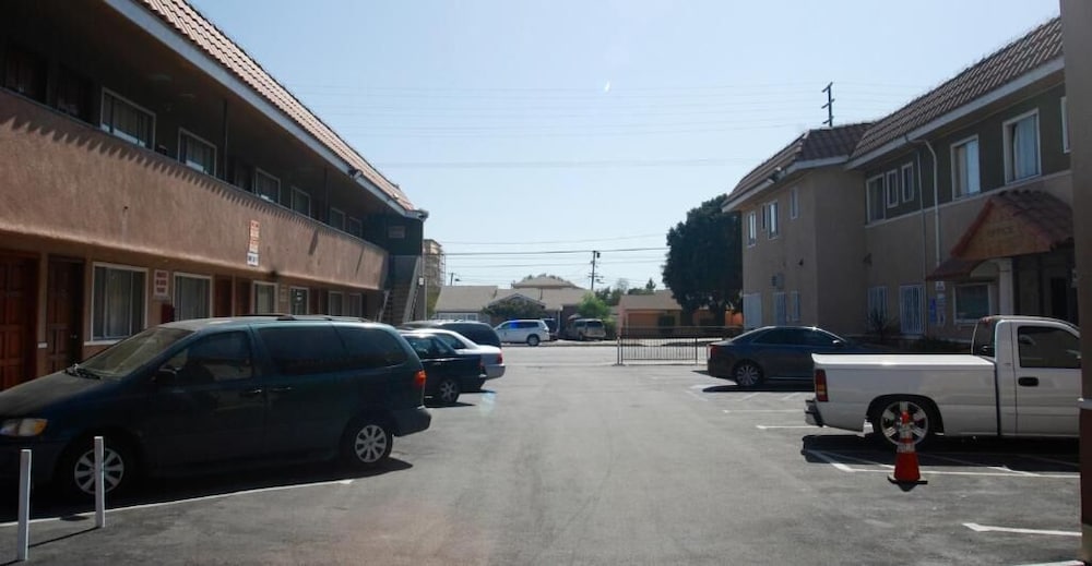 Encore Inn Inglewood