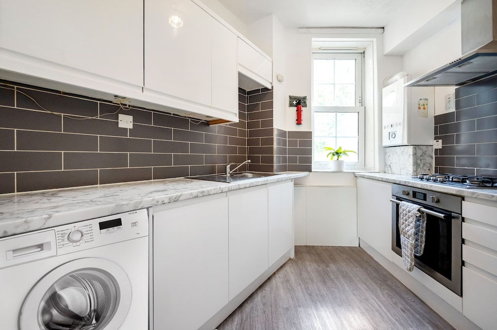 Modern London stay near Nothing Hill
