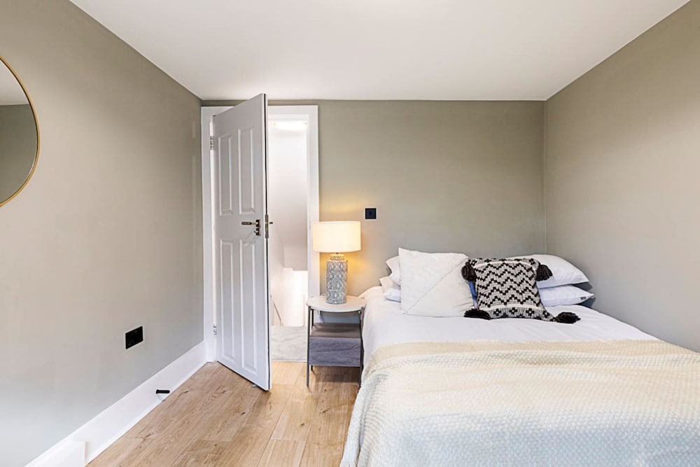 Fulham Oasis - From 325 Per Night