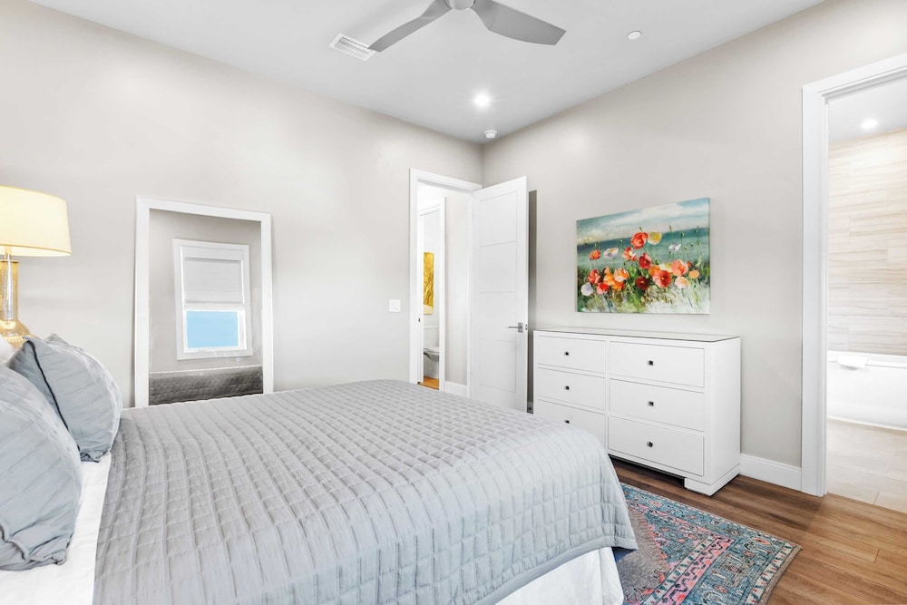 Crest One by Avantstay Rooftop Views, Pool Access, Golf Cart Included