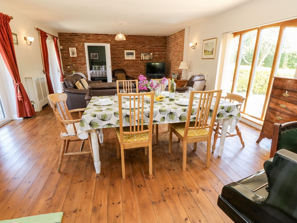 Ryde Vacations - The Coach House - Property Image 21