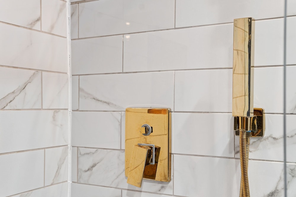 Emerald Indigo House Pet Friendly