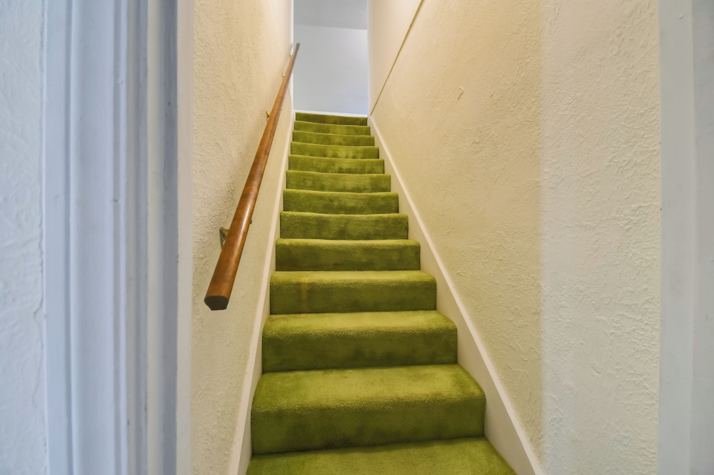 Walk to Ritter Park: Renovated Home Near Marshall!