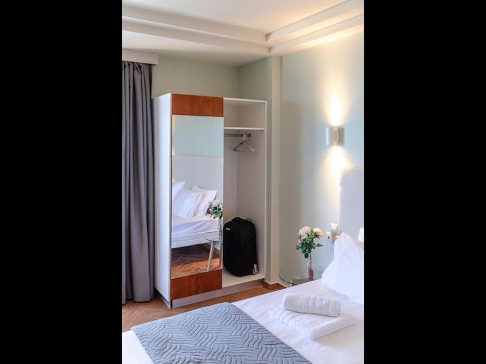 Room in Guest Room - Girogiali Beach Hotel photo 4