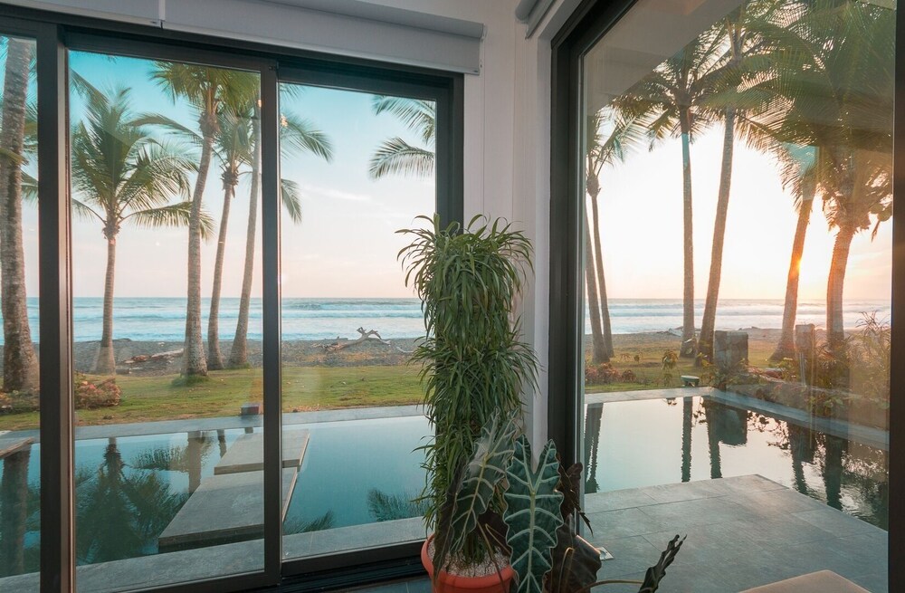 Beachfront Casa Buena Onda - Hermosa Palms 5