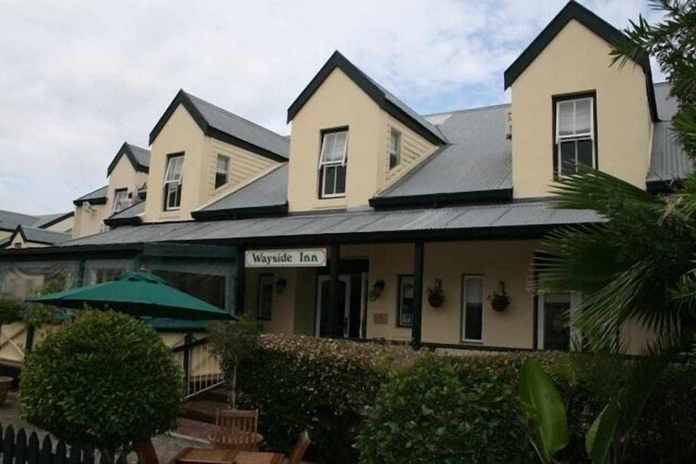 Hotel Knysna Wayside Inn - Image 1