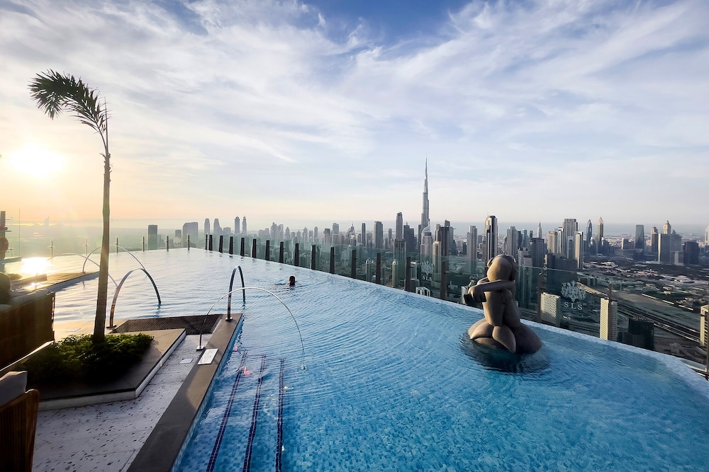 Sky Premium 1BR Duplex with city view