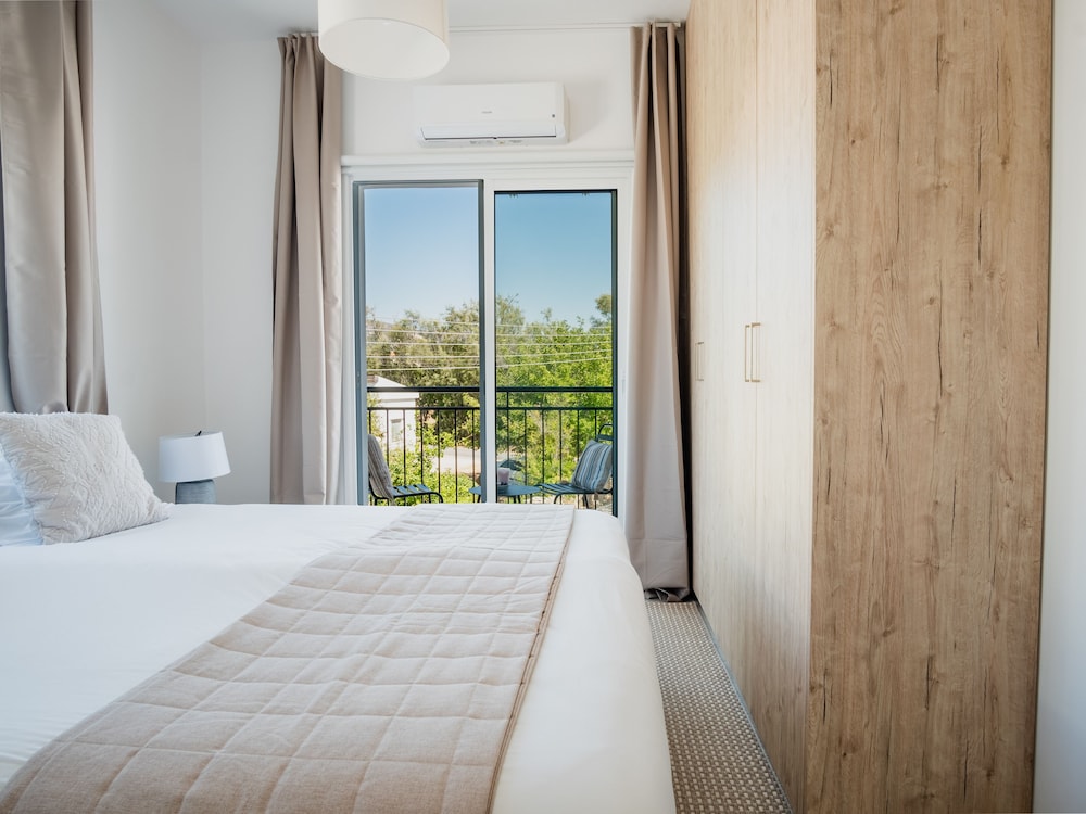 Sanders White Mountains - Lovely villa With Pool view 2