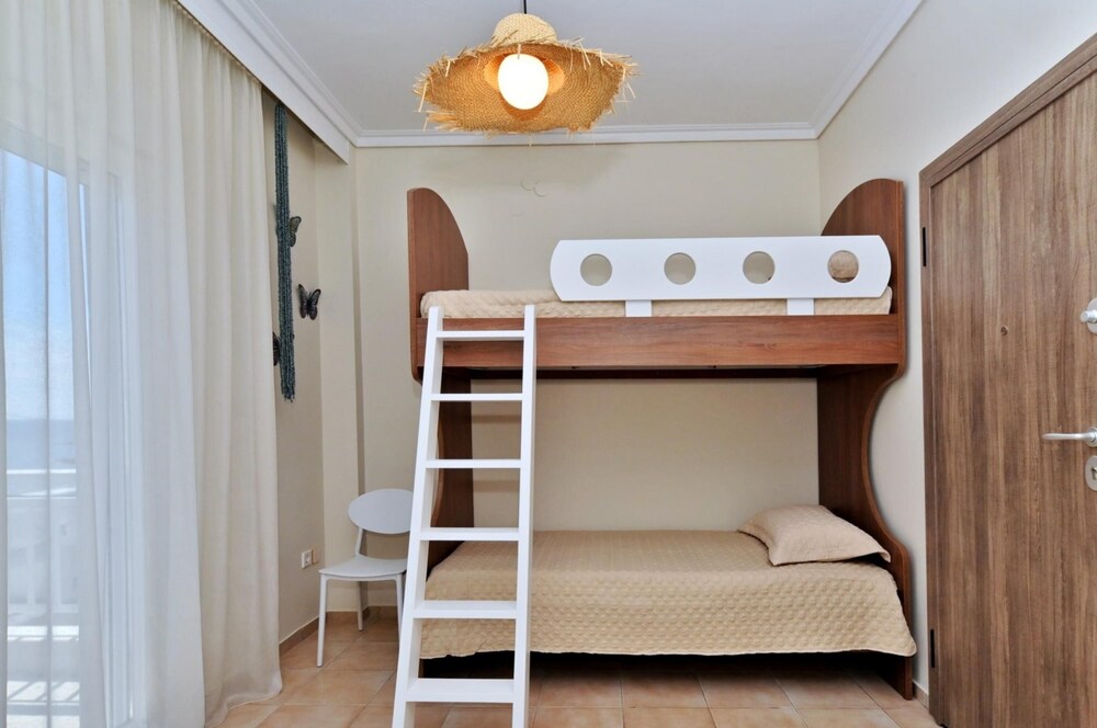 Marianthi Apartment by Travelpro Services photo 4