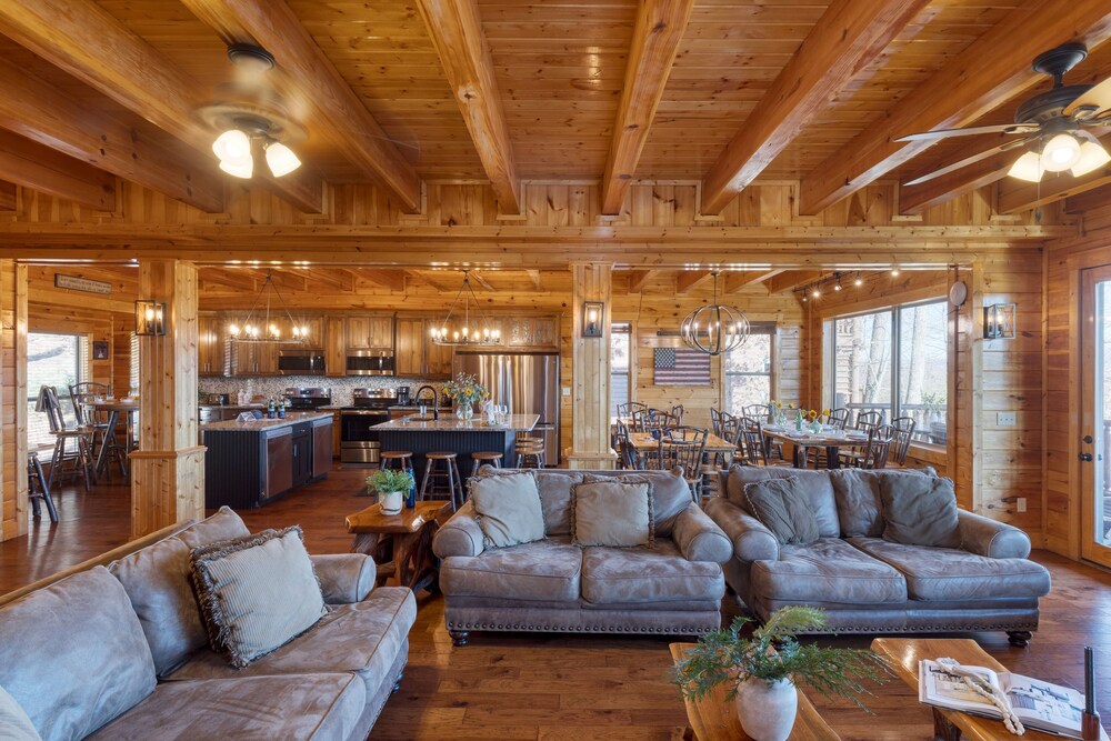 100 Guests Blackthorn Sister Smokies Homes Luxury Mountain Retreat