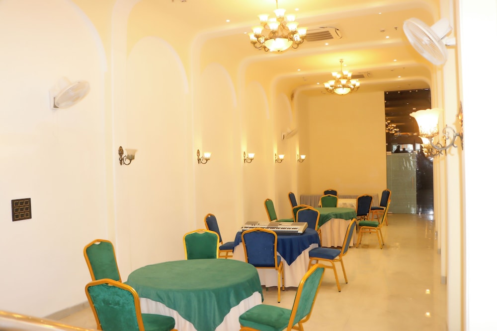 Narrow Gauge Hotel