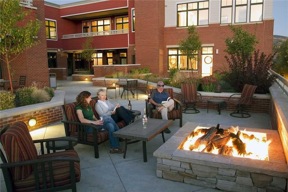 Howelsen Place H307a - Property Image 10