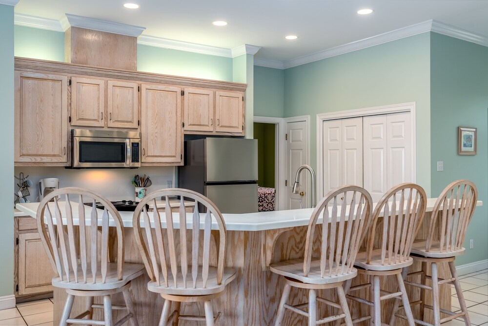 Sunny Side Up - 310 Audubon 4 Bedroom Home by RedAwning