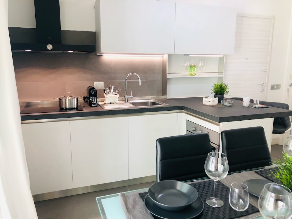 The Italian Home