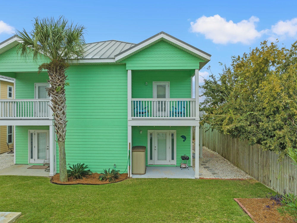 Sago by the Sea: 2-bed, 2.5-bath Retreat Steps From the Beach, Sleeps 7!