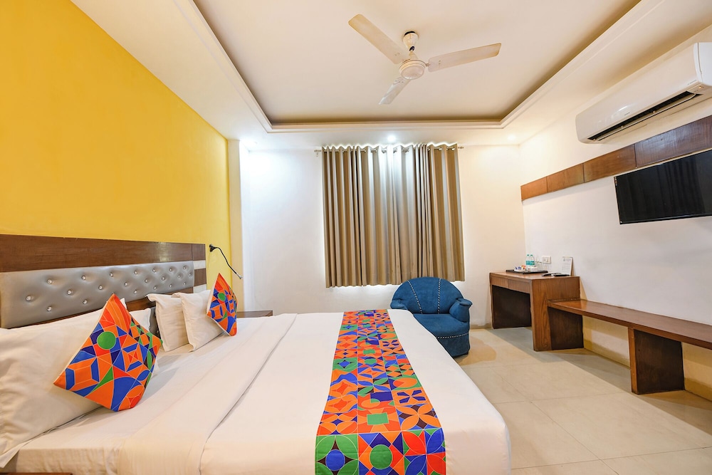 Fabhotel The Kings Plaza